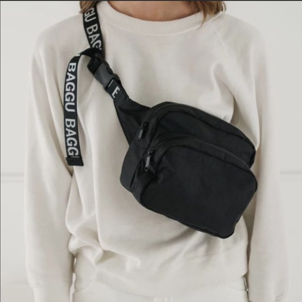 ISO Baggu black Fanny pack with black and white strap
